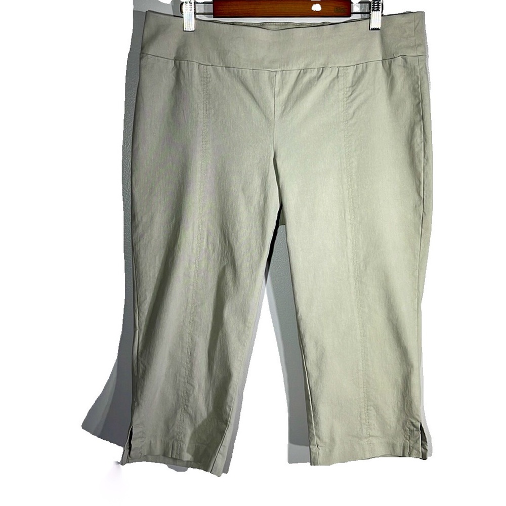 Larry Levine Woman Light Tan Women’s Crop Pants Size 18W Stretch.